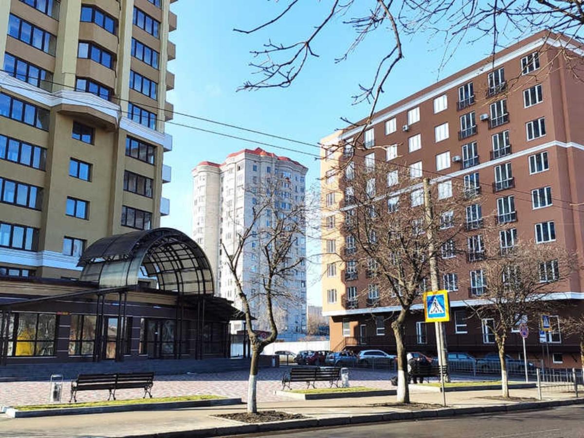 Мелодия Прованса В Старом Центре Charkiv Exteriör bild